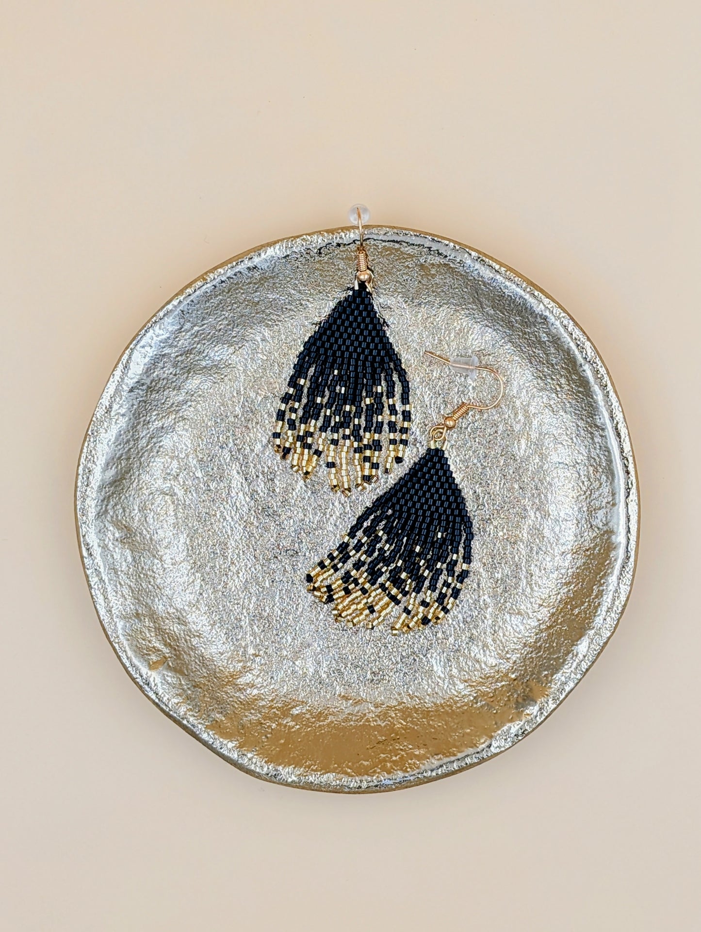 Boucles d'oreilles artisanales Aurora, à franges, tissées en perles Miyuki