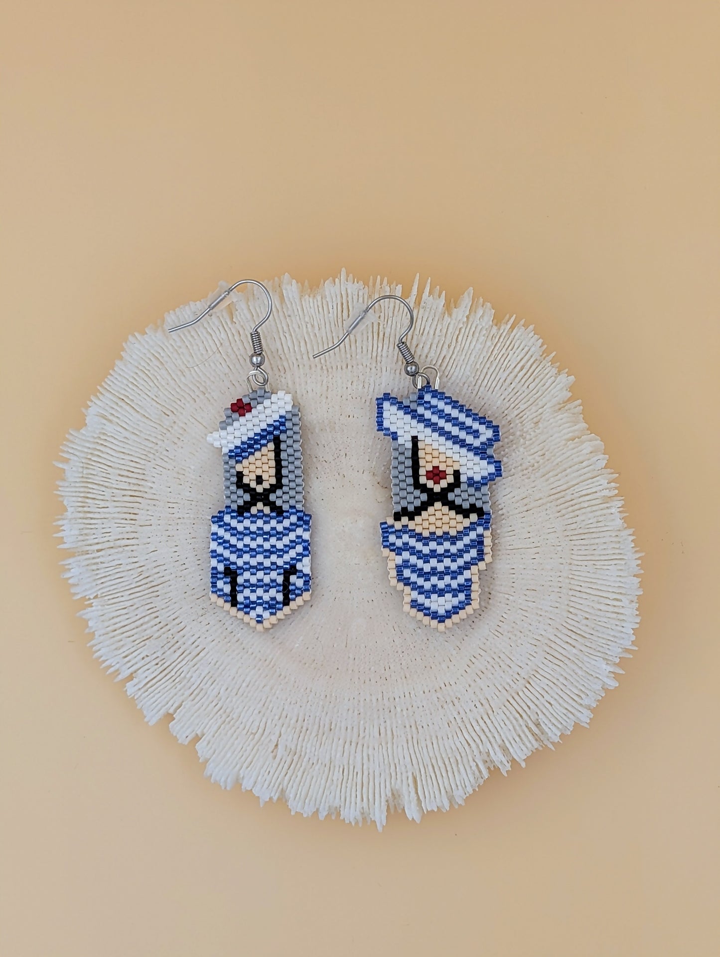 Boucles d'oreilles artisanales pendantes Les Amoureux, tissées en perles Miyuki
