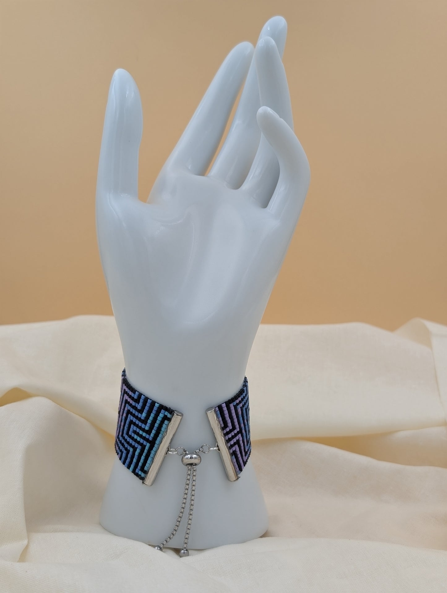 Bracelet artisanal Abysses, en perles Miyuki