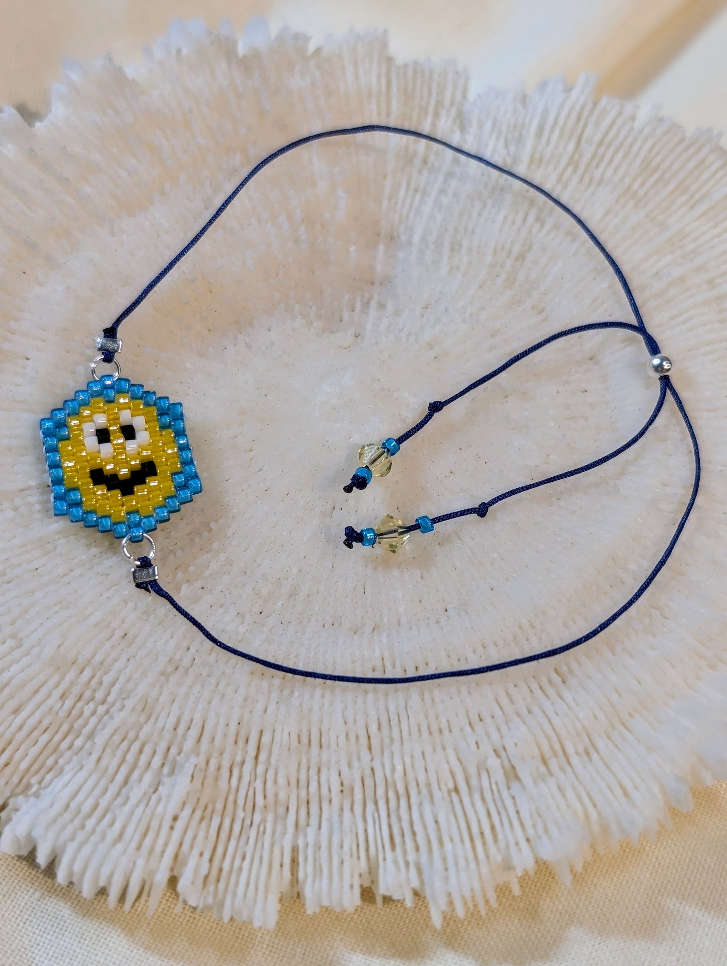Bracelet artisanal réglable Emoji : "Smile", "Fleur" ou "Peace"