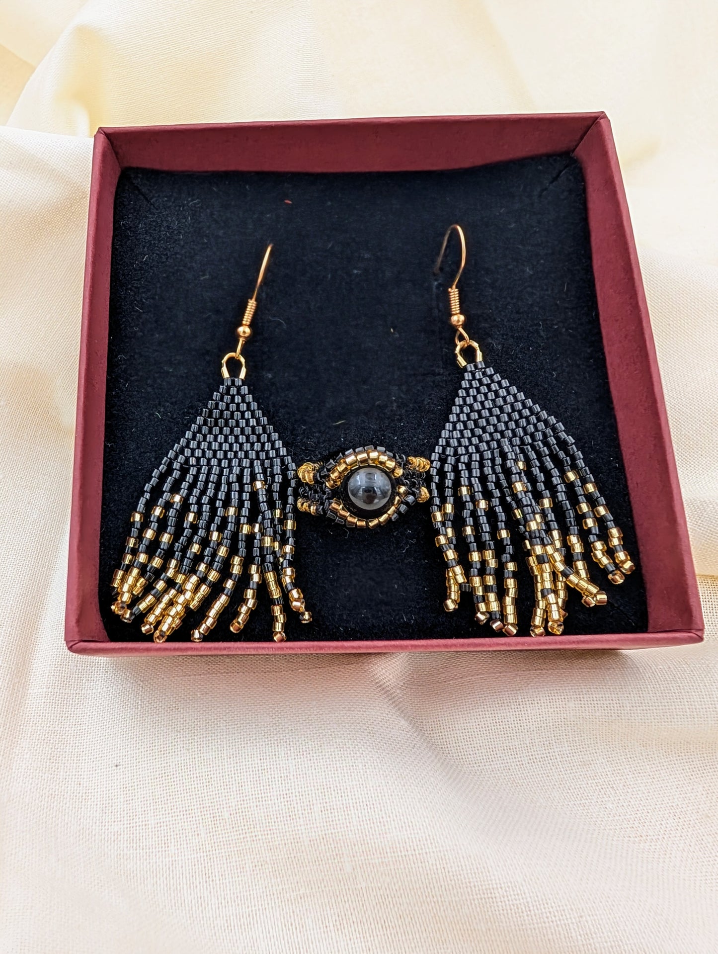 Parure Noir & Or : Bague Icarus et Boucles d'oreilles Aurora ; tissées en perles Miyuki