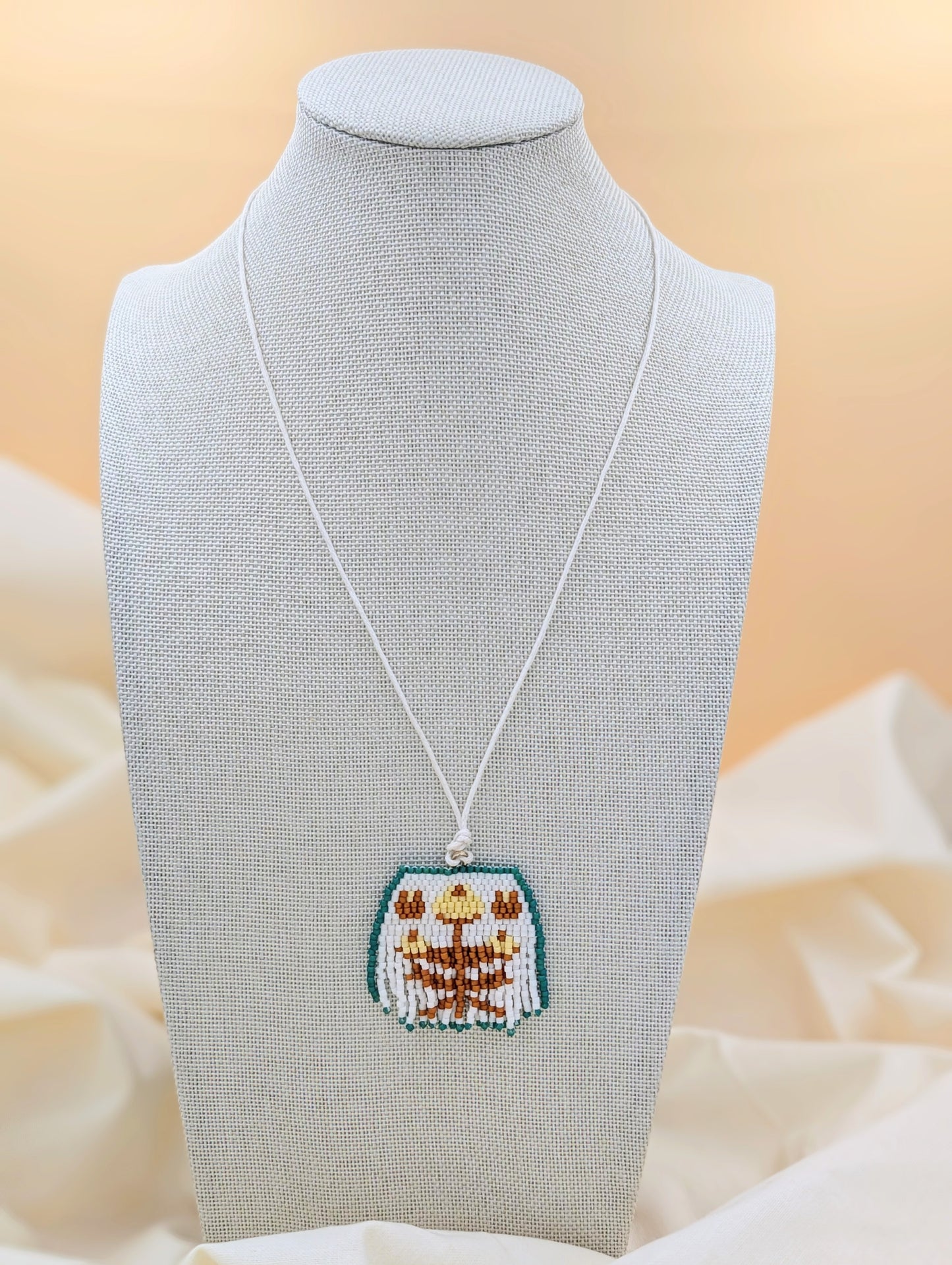 Collier artisanal Carrousel, tissé en perles Miyuki