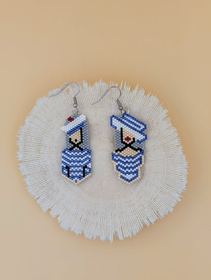 Boucles d'oreilles artisanales pendantes Les Amoureux, tissées en perles Miyuki