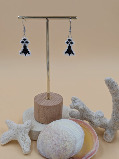Boucles d’oreilles artisanales pendantes Hermines, en perles Miyuki