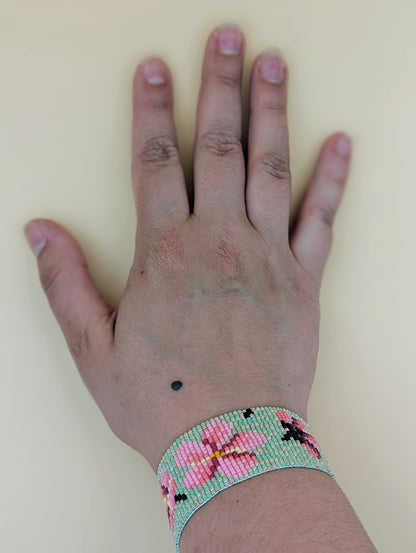 Bracelet artisanal Sakura, tissé en perles Miyuki